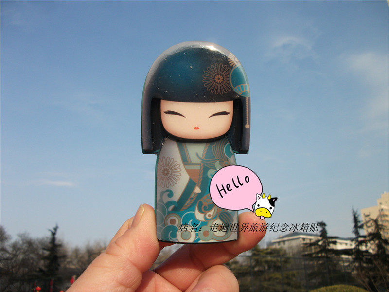WORLD TRAVEL COMMEMORATIVE REFRIGERATOR STICKERS JAPANESE KIMONO SMALL DOLL WOODEN DOUBLE-LAYER STRUCTURE SMILEY HAND LETTER
