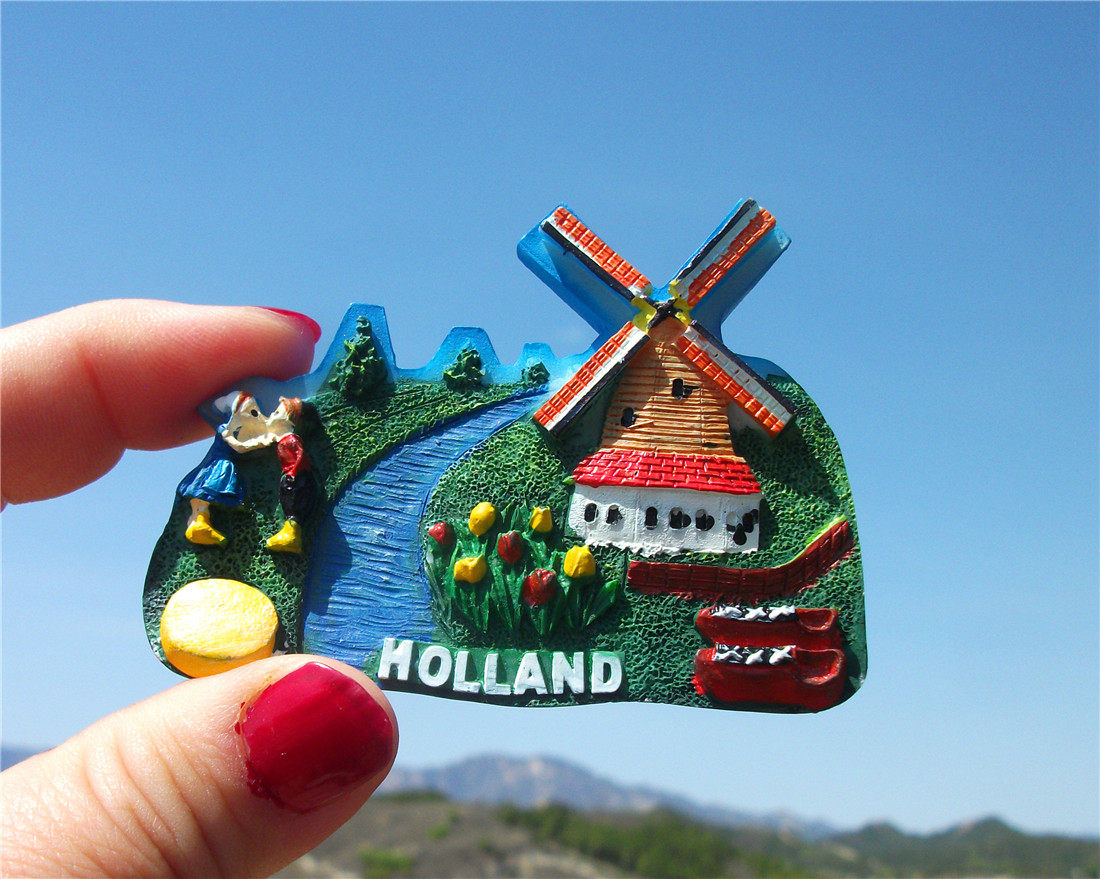 LOCAL FRIDGE MAGNET IN THE NETHERLANDS HOLLAND FOUR TREASURES WINDMILL WOODEN SHOES TULIP CHEESE LITTLE COUPLE