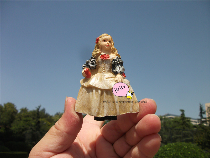 COMMEMORATIVE REFRIGERATOR MAGNETS FOR TRAVEL FROM ALL OVER THE WORLD SPANISH PAINTER VELAZQUEZ MASTERPIECE NUE PRINCESS