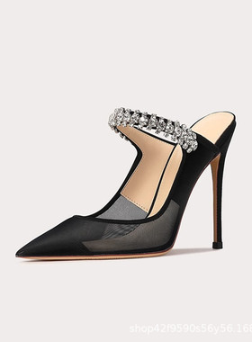 一字带水钻凉鞋女夏包头网纱半拖鞋细跟尖头高跟鞋黑色2025年新款