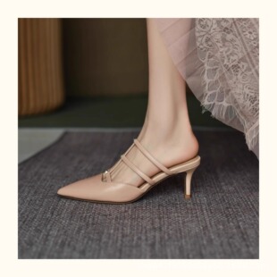 铆钉三带尖头高跟鞋 子外穿2025夏季 女鞋 裸色漆皮中高跟包头半拖鞋