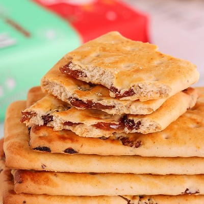 俄罗斯苹果肉桂饼干葡萄干夹心饼干早餐代餐独立包装乌拉零食