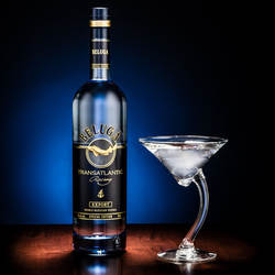 进口金白鲸伏特加Beluga俄罗斯黑山鲟鱼酒高档白酒洋酒700ml