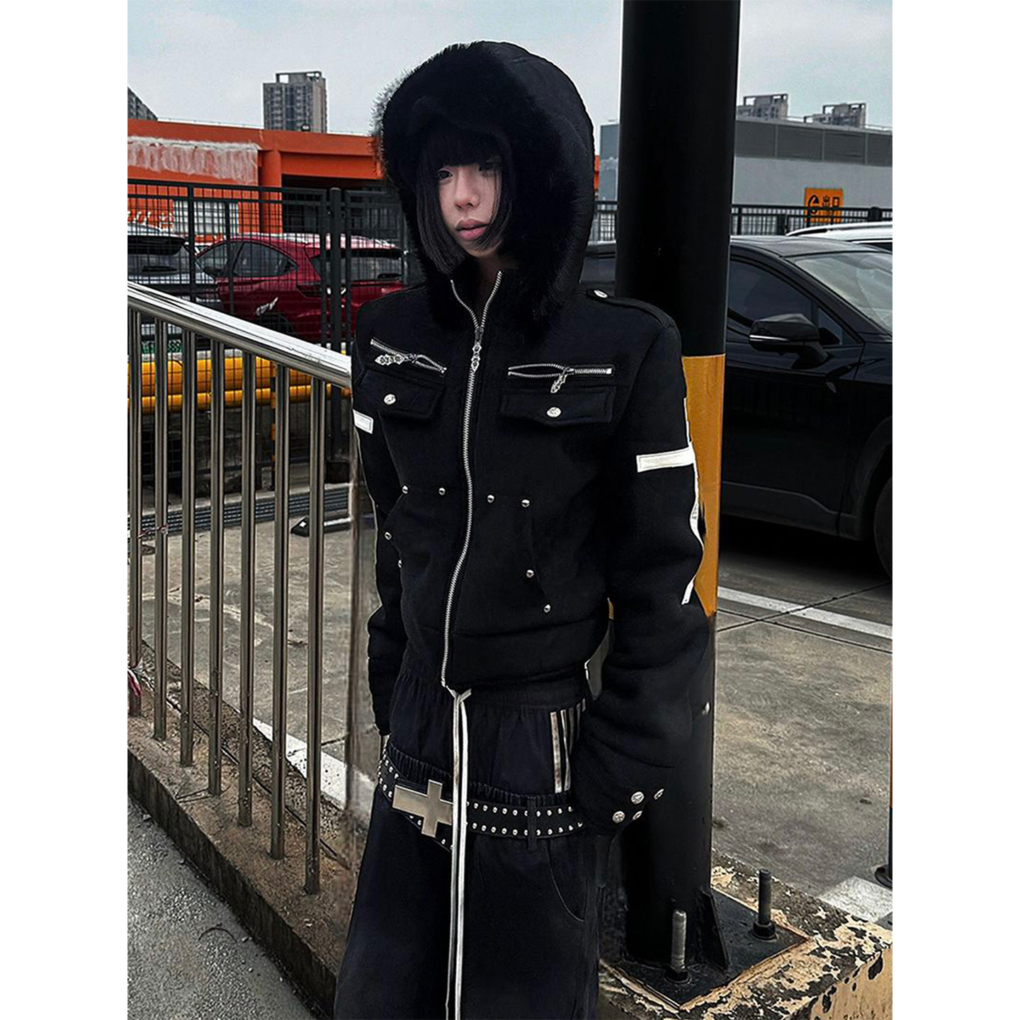 亚文化麂皮外套女冬季新款十字架正肩短款黑色连帽棉服视觉系y2k,女装/女士精品,短外套,淘宝优惠券,粉丝福利购,淘宝优惠卷