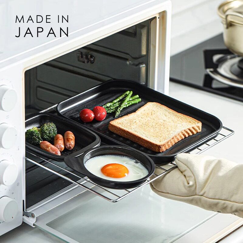 日本进口铝合金烤盘家用多功能烤肠煎蛋早餐机巴慕达烤箱小烤盘