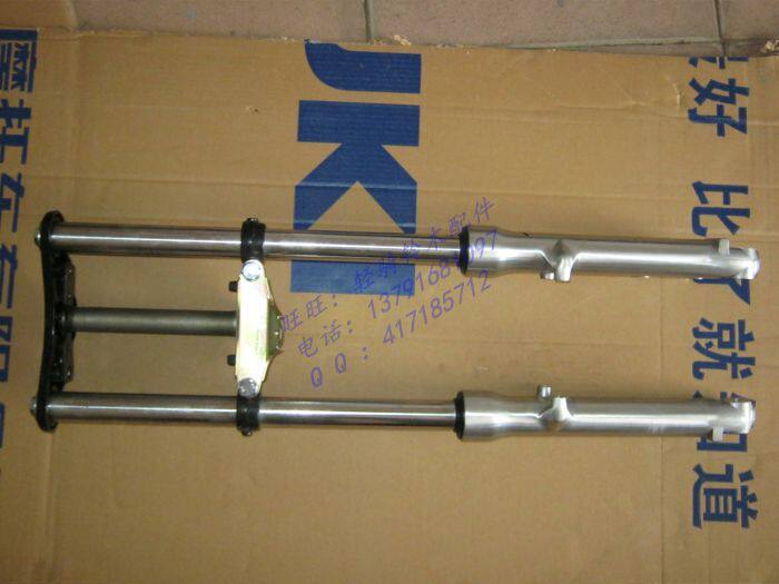 适用轻骑铃木摩托车骏驰GT125前减震QS125-5ABCE避震叉子上下连板