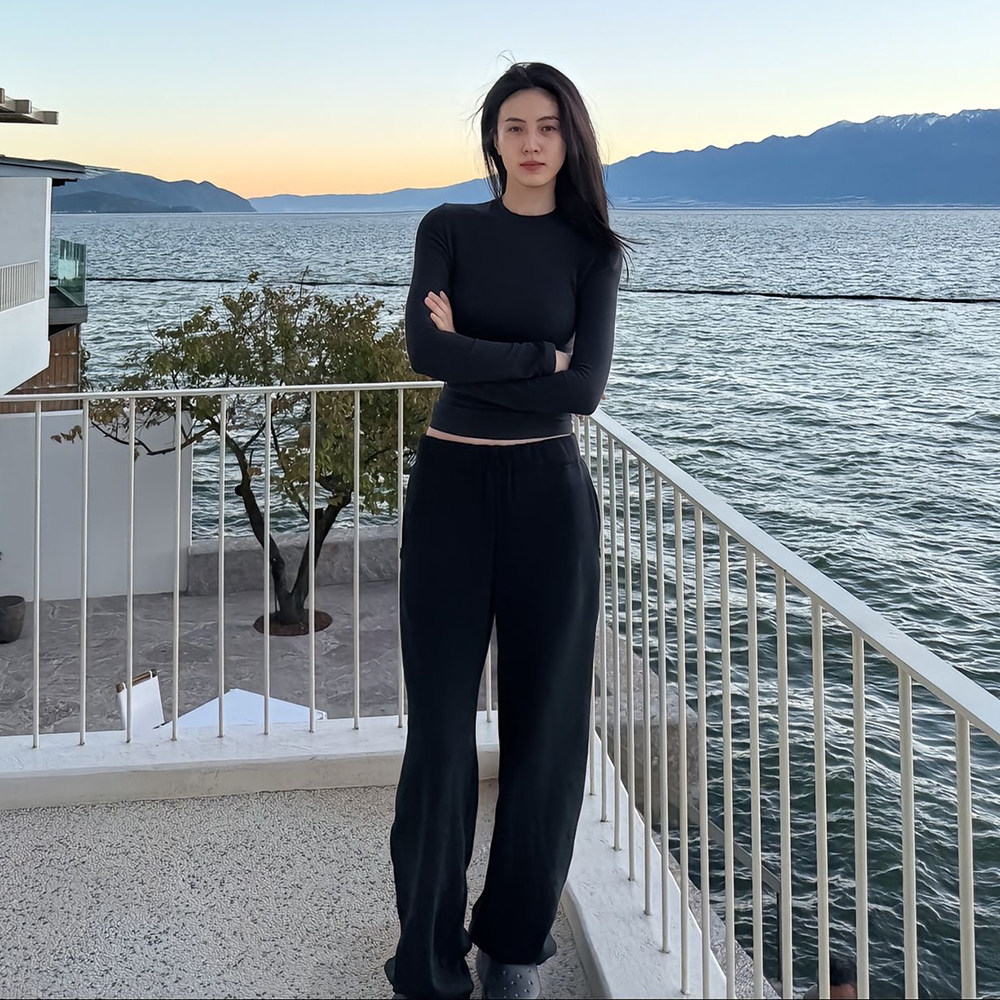 显身材 卡戴珊同款长袖打底衫2025秋季skim纯色圆领修身T恤上衣女