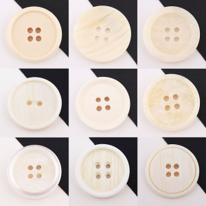 纯色树脂米色纽扣西装大衣儿童扣