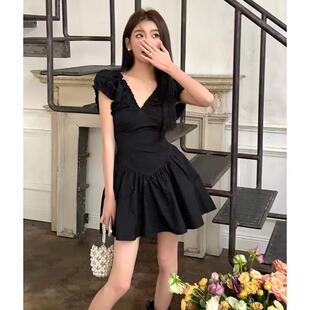 2025新款 韓式 精美辣妹連衣裙法式 黑色V領(lǐng)小飛袖 感收腰顯瘦甜辣小