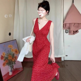 高 韩式 精美海边度假气质红色v领碎花无袖 连衣裙子女夏季 2025新款