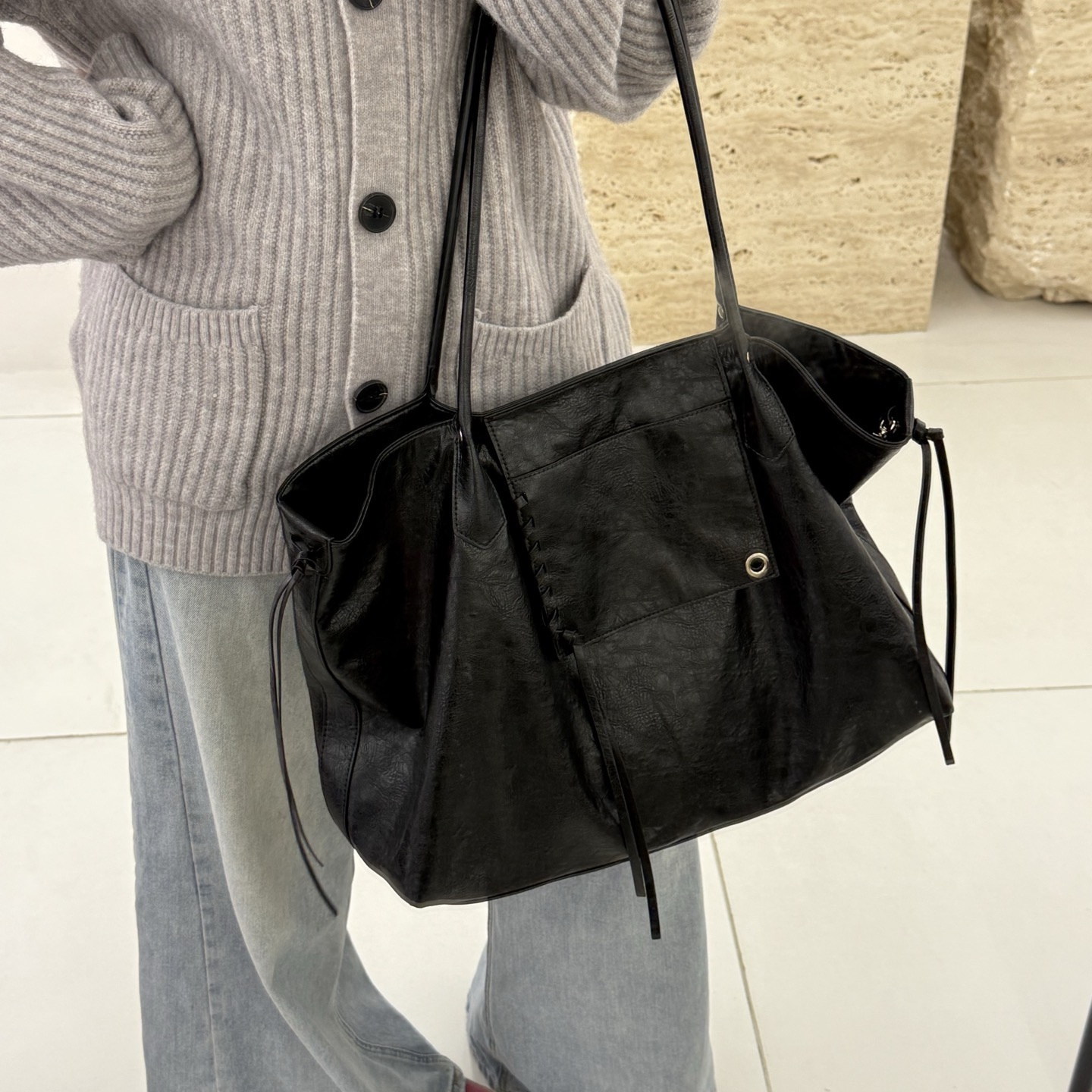 高级质感通勤单肩包小众大容量