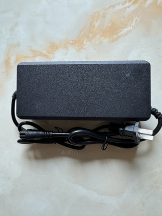 12.6V16.8V14.6V10A20A30A智能锂电池充电器恒压恒流三串四串安全