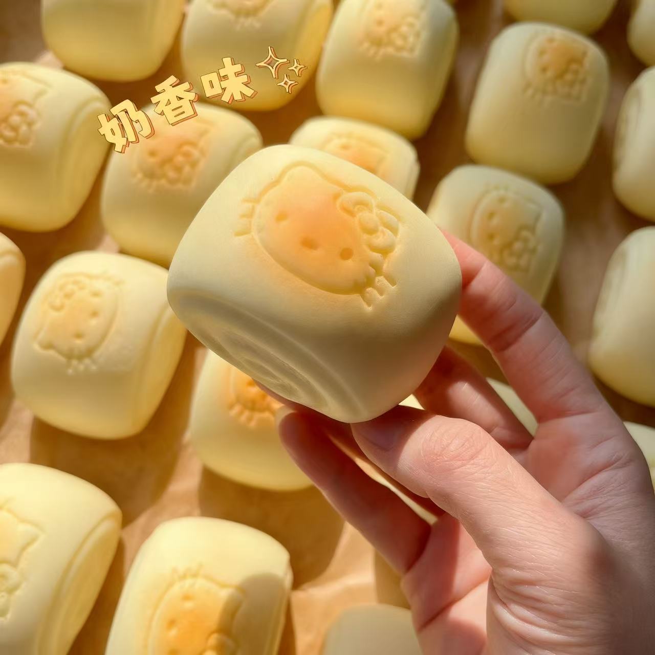 手感湿软慢粘仿真pu刀切馒头面包慢回弹捏捏乐解减压模型道具礼物