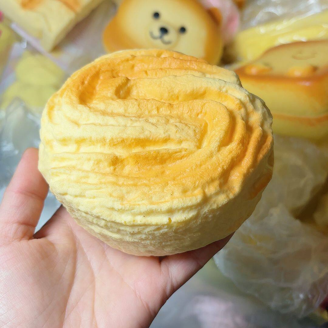 慢回弹仿真软慢pu圆形丹麦面包减解压捏捏乐网红解压摆摊学生礼物