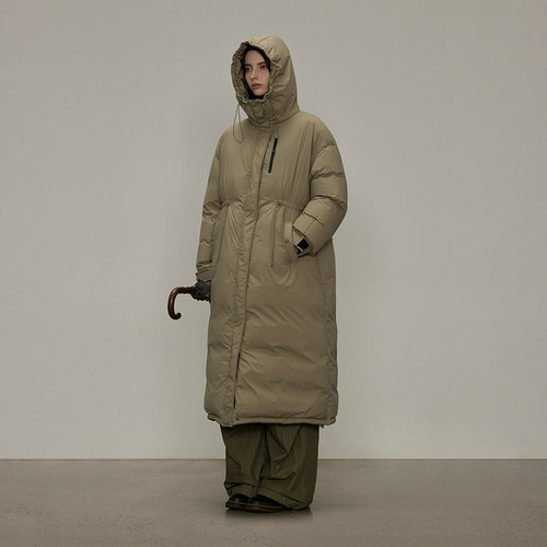 半圆原创设计2023冬季新款派克羽绒服立领连帽设计宽松直身裁剪