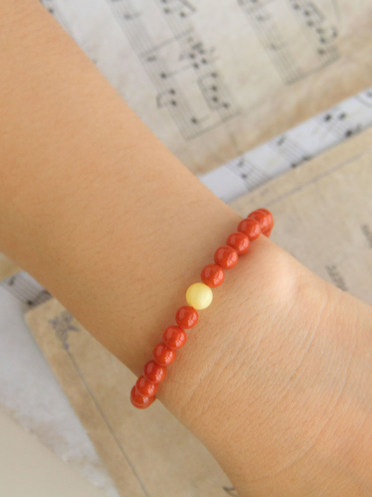천연 NANHONG 팔찌 여성 6 7 8MM 감 레드 풀 육체 풀 컬러 VASI SICHUAN 소재 팔찌 한 항목과 한 사진