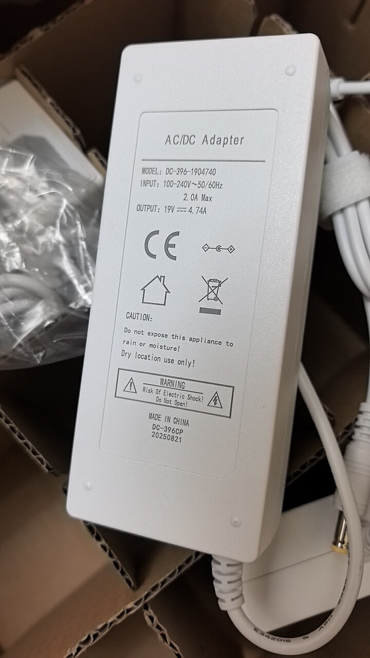 12v5a   19V 4.74A一体机电源