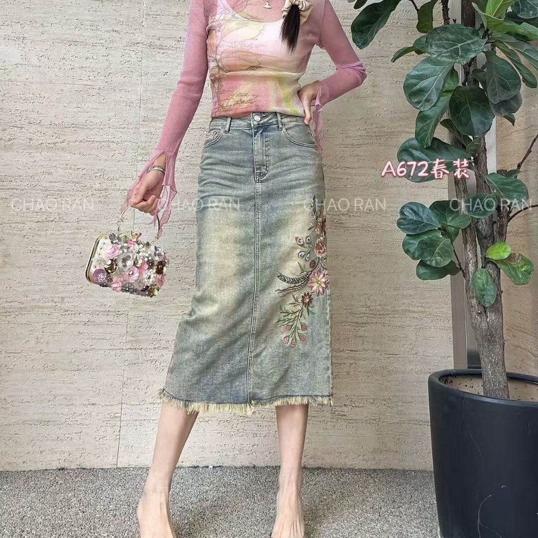 修身高弹力刺绣开叉复古中长款