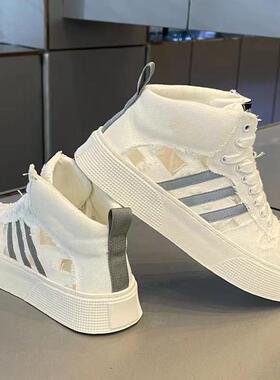 破洞三道杠高帮男鞋2025年春季布面透气快手视频同款时尚休闲板鞋