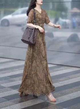 23078大爱美依缘2025春季新款轻熟风复古连衣裙女V领印花洋气长裙