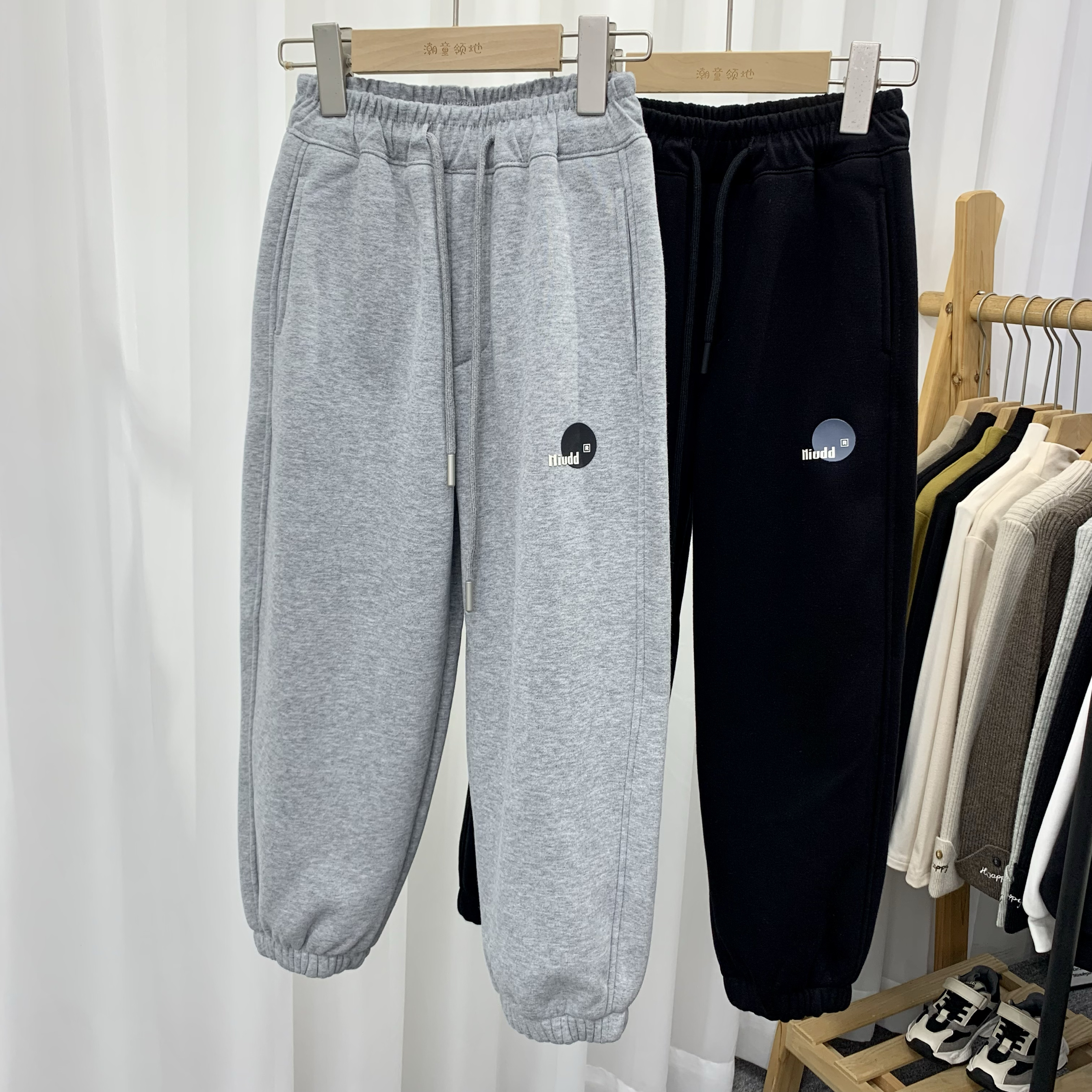 牛哆哆童装冬新款男女中大童韩版休闲一体绒运动裤卫裤63727