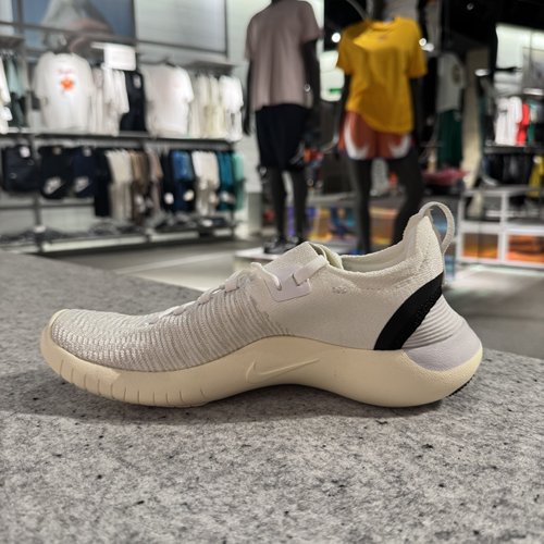 耐克Nike耐克女子休闲轻质透气跑步鞋DX6482-100