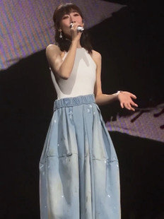 任素汐演唱会同款连衣裙宽松裤子中长款衣服穿搭女款舞台装牛仔裤