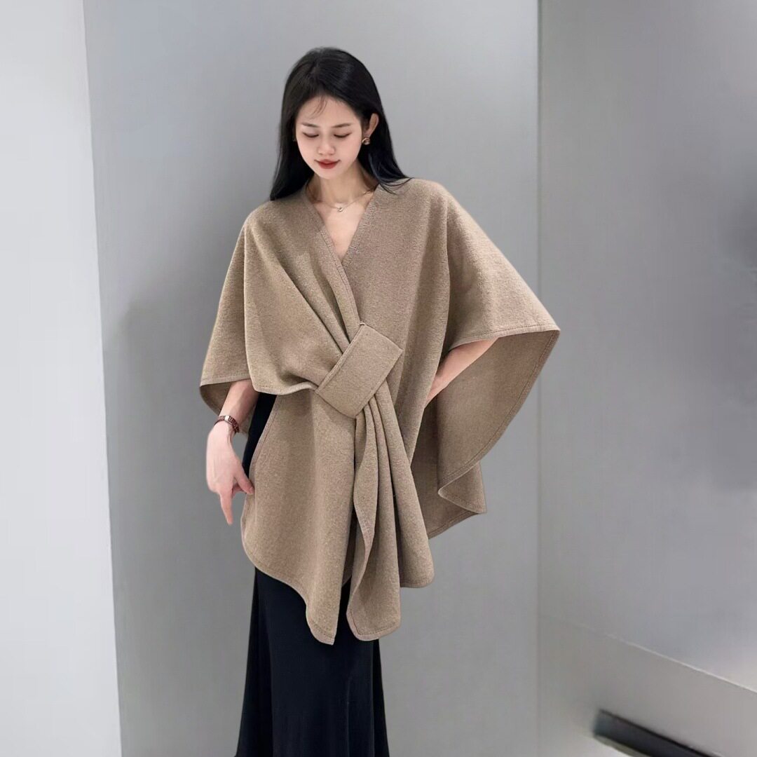 外贸欧美纯色披肩斗篷围巾女冬季新款千金高级感毛呢开衫外套好搭