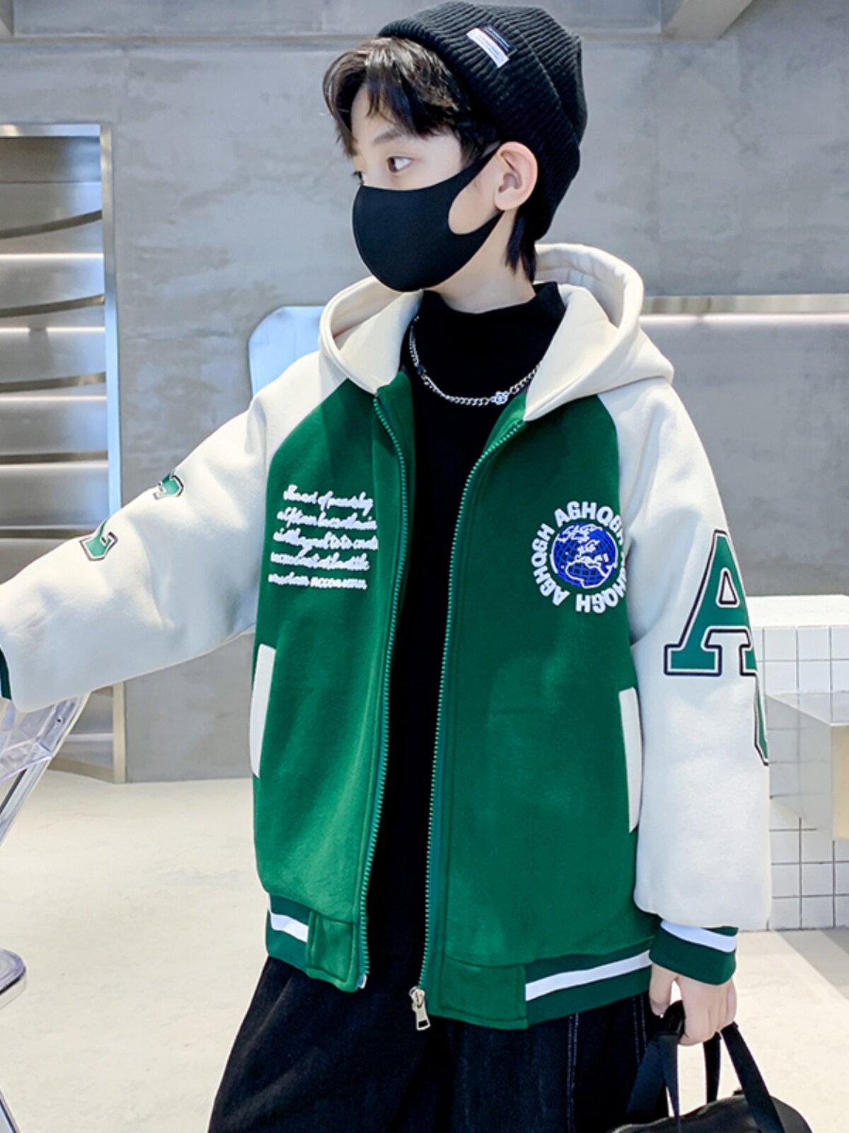 소년 재킷 봄 가을 겨울 2024 큰 어린이를위한 새로운 어린이 후드 야구 유니폼 두꺼운 면화 따뜻한 옷