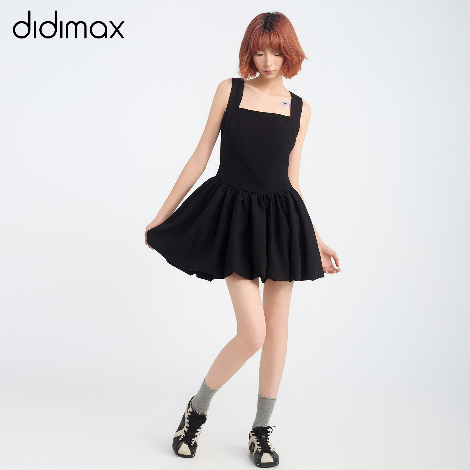 didimax夏季新款赫本风黑色连衣裙短裙A字裙摆女简约经典X73964
