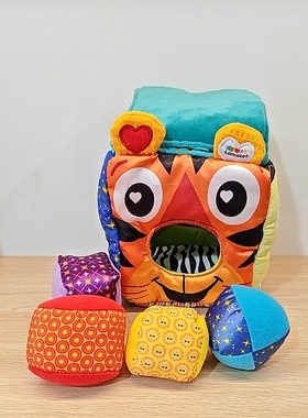 出口美国拉玛泽塞塞塞乐颜色鲜艳多功能响纸摇铃四方掏掏乐