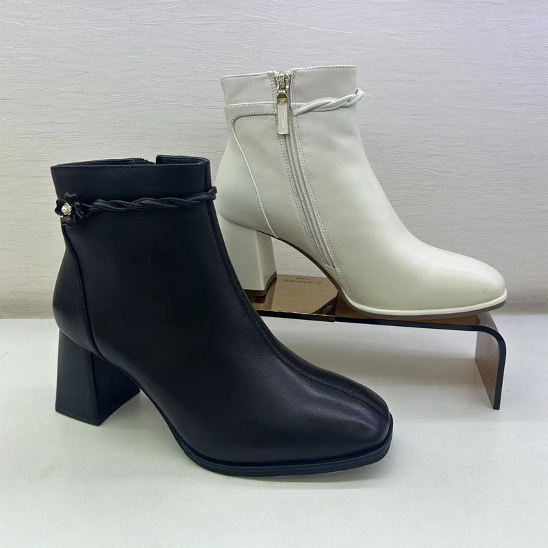 C.BANNER千百度2025冬款专柜正品方头粗跟百搭通勤短靴A25688505