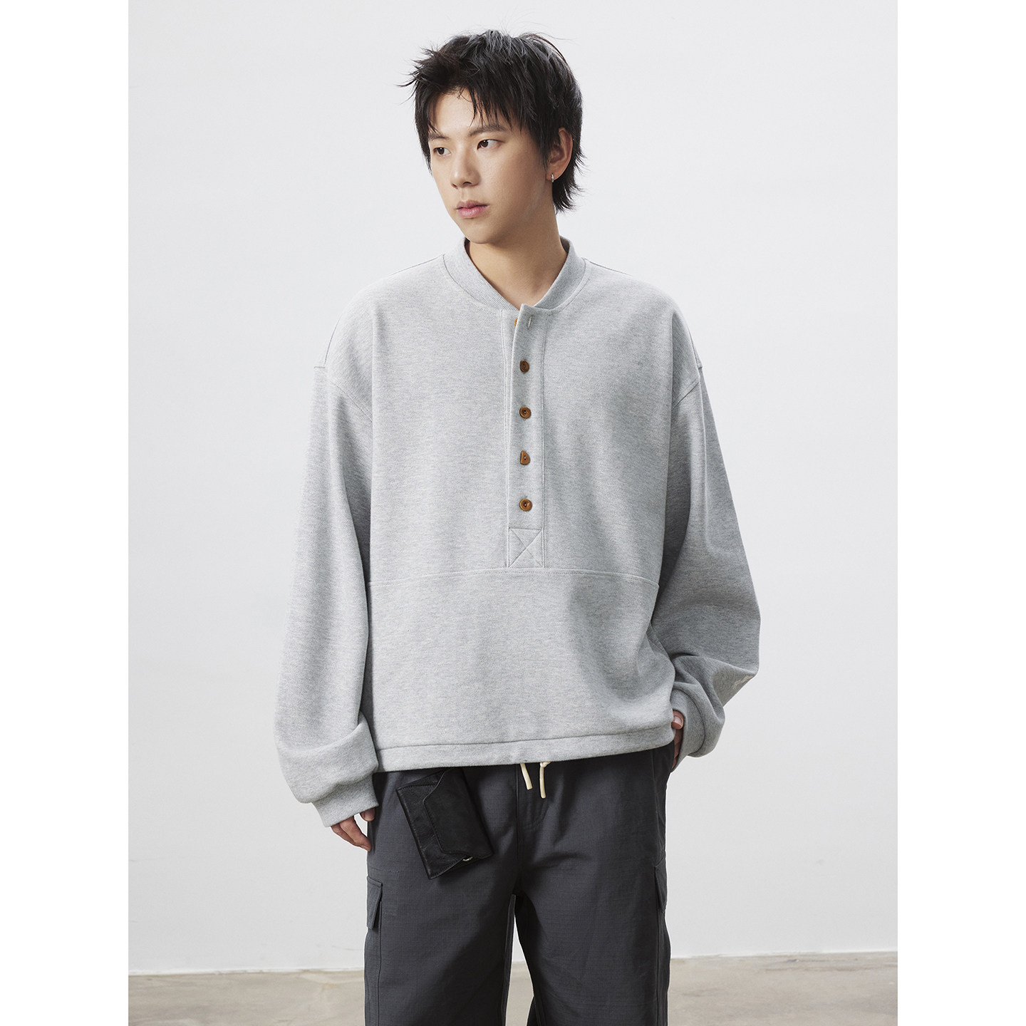 UHUZZ 25AW连排扣亨利领套头卫衣休闲复古宽松长袖男女情侣装秋