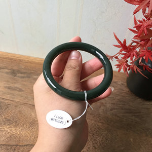 天然正品和田玉手镯胖圆条青玉女