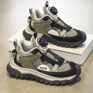 男孩的鞋子冬季2025新的旋转按钮儿童的运动鞋中大儿童的羊毛衬里