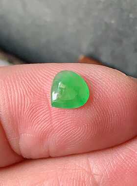 缅甸天然翡翠A货玉石裸石镶嵌面送证书冰种阳绿心形戒面000950