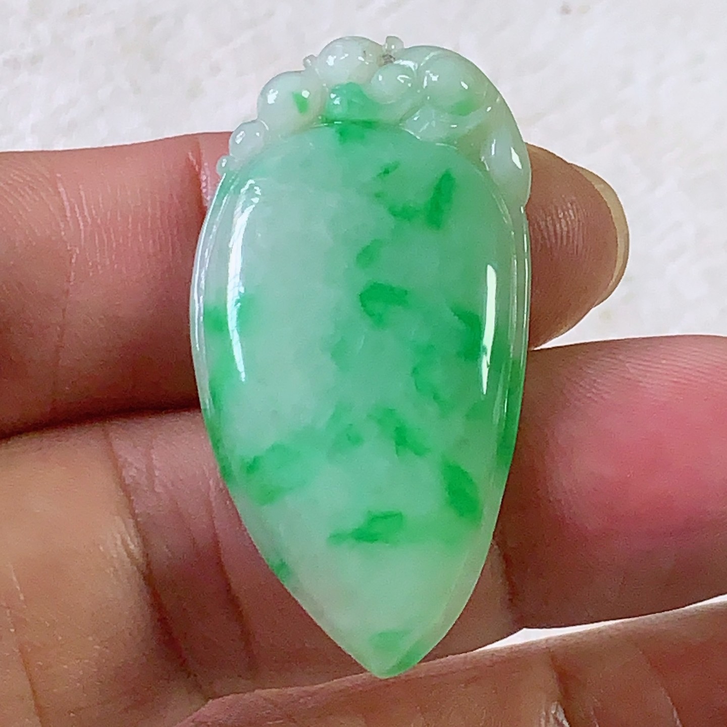 翠都翡翠A货飘阳绿福瓜吊坠