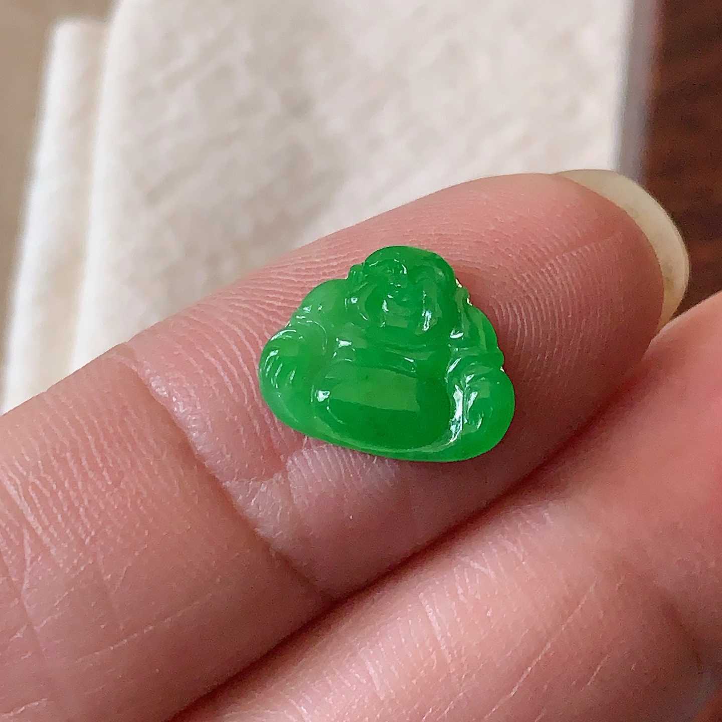 缅甸天然翡翠A货玉石裸石镶嵌面送证书冰种阳绿佛公700270