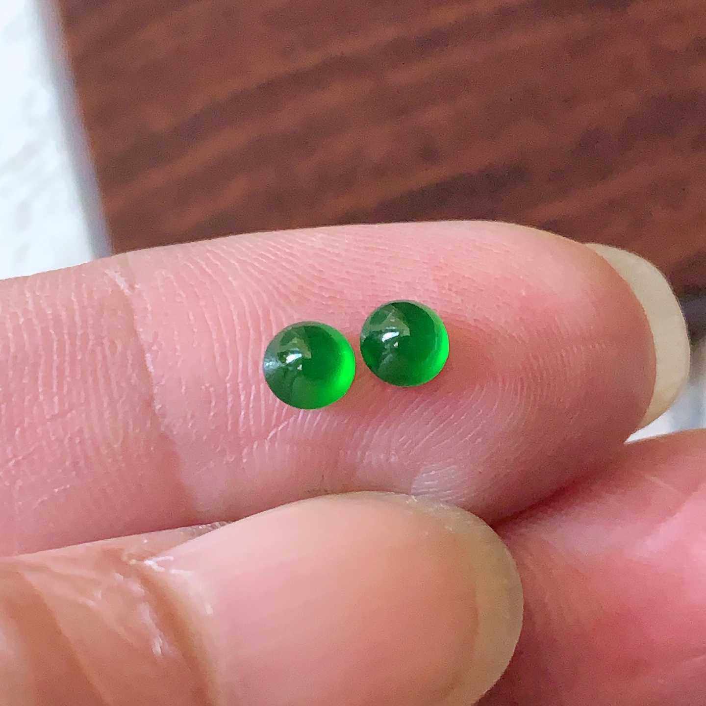 翠都翡翠珠宝天然A货玉石裸石镶嵌戒面冰种辣绿蛋面一对200004