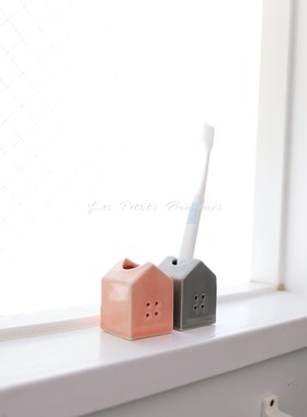 ｛les petits bonheurs｝现货进口北欧风可爱房子造型牙刷架