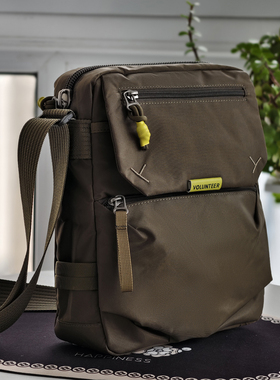 2025新款VOLUNTEER男斜挎包帆布高级感通勤包防水牛津布小单肩包