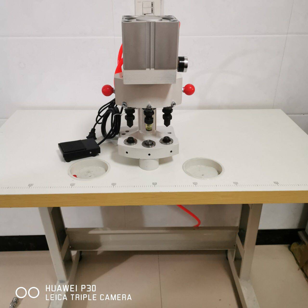 全新气动三头打扣机 四合扣气动打扣机 五爪扣三头钉扣机 装钮机