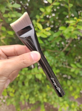 艾诺琪化妆刷奥莉合作款美人鱼粉底刷东丽丝纤维毛底妆刷微瑕疵款