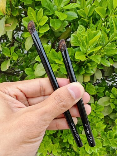 艾诺琪奥莉合作款3.0象牙塔小号眼影刷松鼠毛微瑕疵款