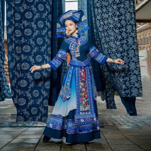壮族三月三成人演出服饰女广西少数民族舞台大裙摆旅拍刺绣盛装