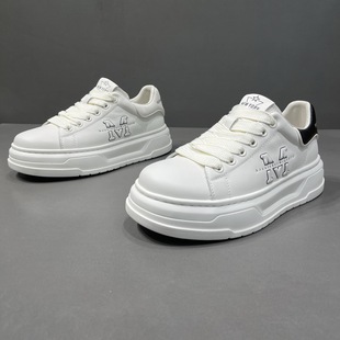枫之时尚春季厚底增高小白鞋2026轻奢不臭脚牛皮个性另类男士板鞋