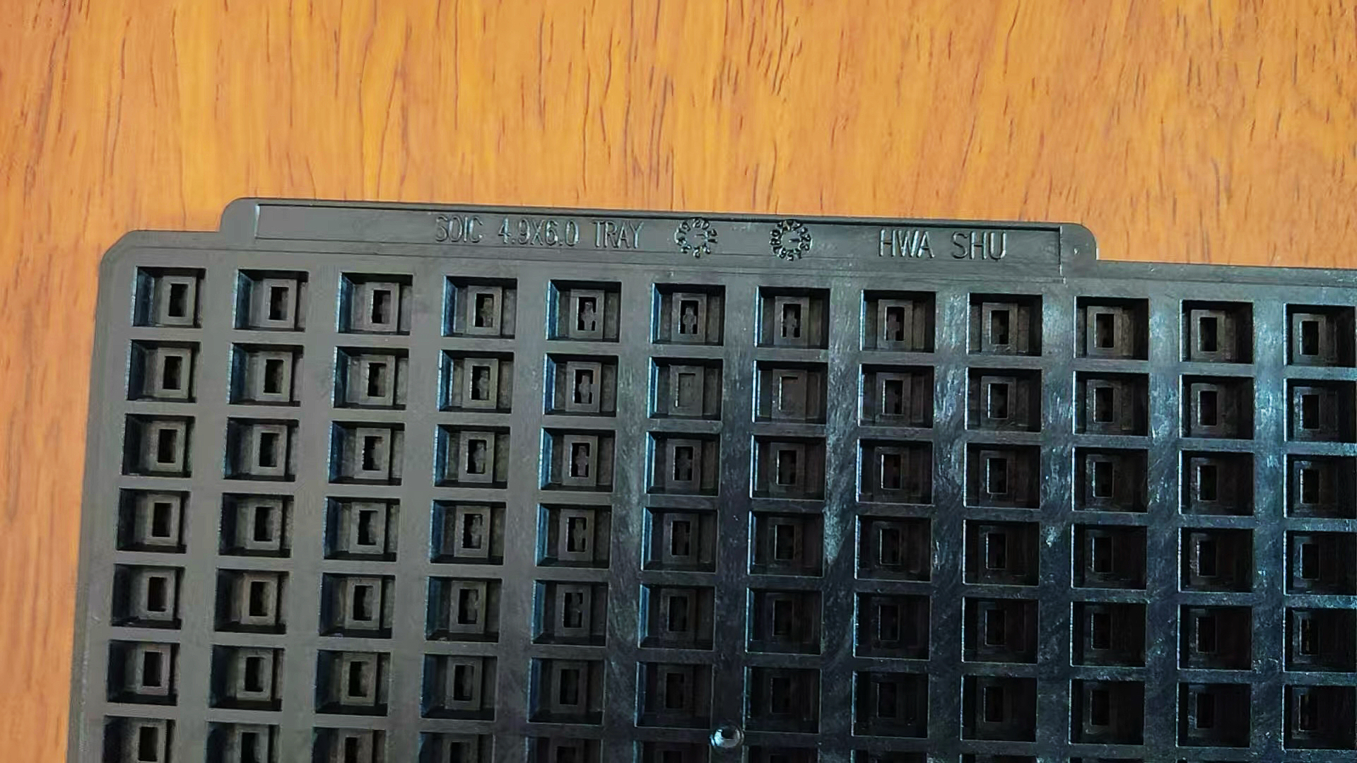 IC防静电托盘4.9*6 SOIC8托盘SOP8 150mil 窄体 耐高温TRAY 装480