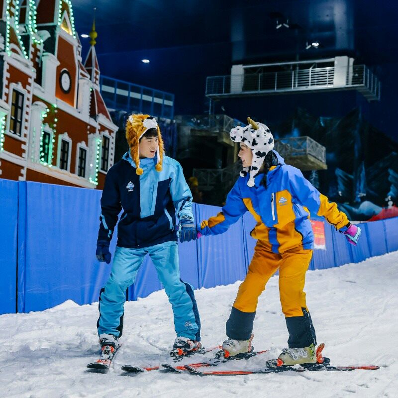 无锡融创皇冠假日酒店699起含早+双人滑雪票