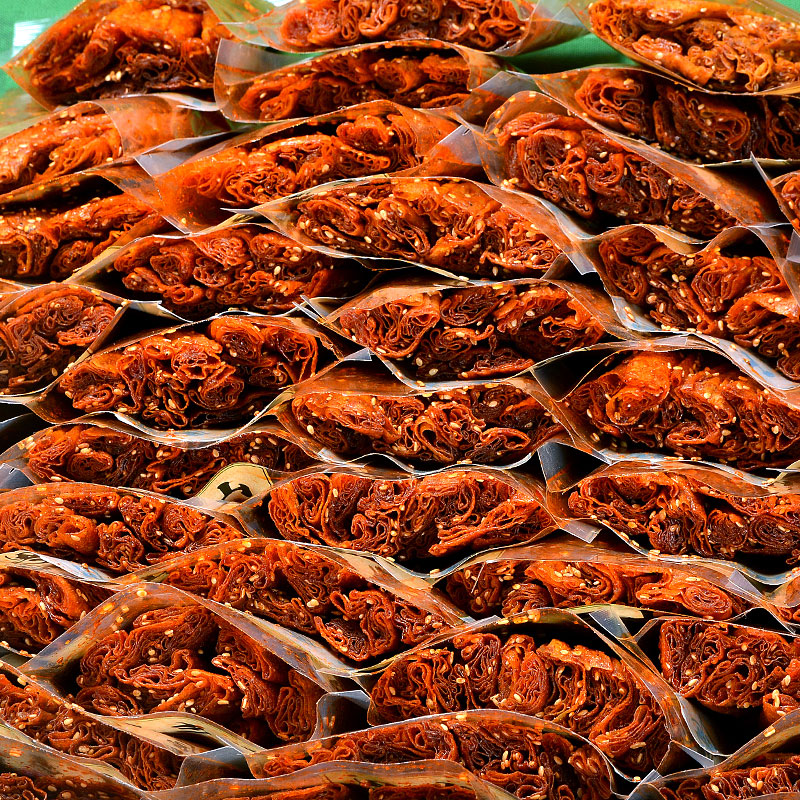 香辣豆卷麻辣条湖南特产零食豆皮卷豆干魔鬼变态辣