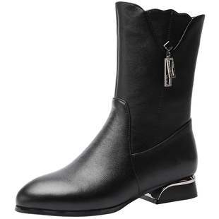 2025秋冬新款真皮中筒靴女士时尚尖头单靴大码加绒妈妈靴子41-43